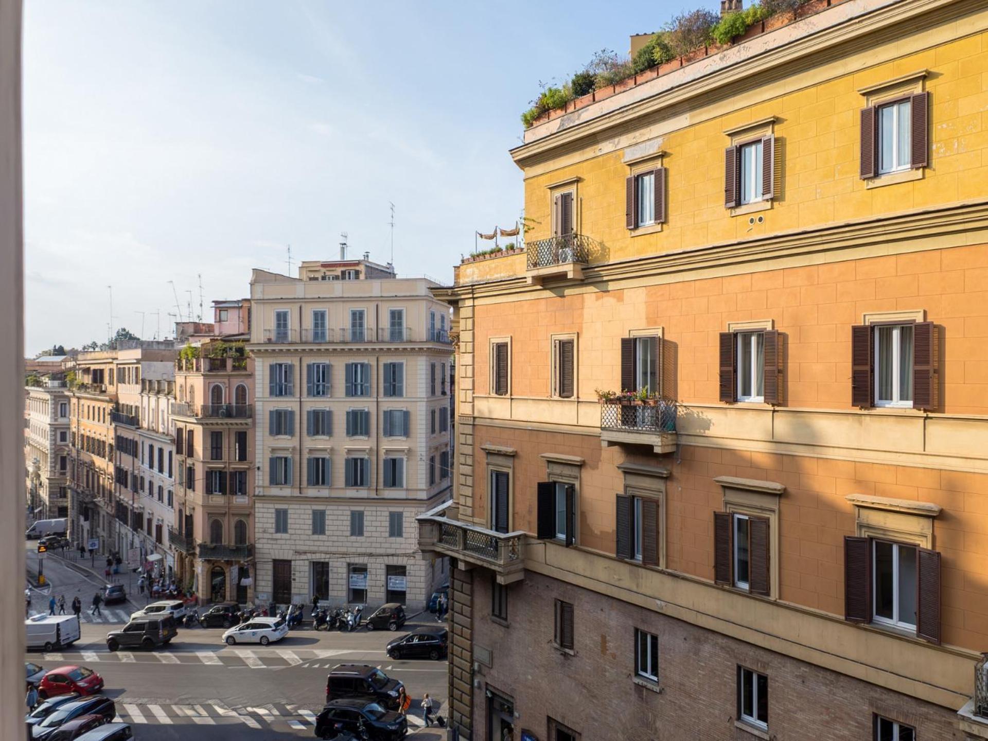 The Rent - Two-bedroom In Santa Maria Maggiore Apartment *