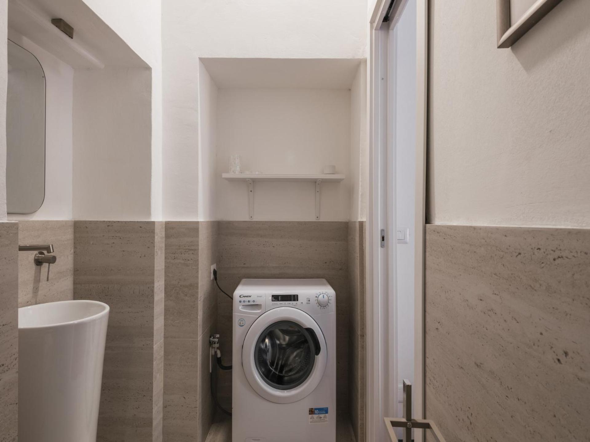 The Rent - Two-bedroom In Santa Maria Maggiore Apartment *